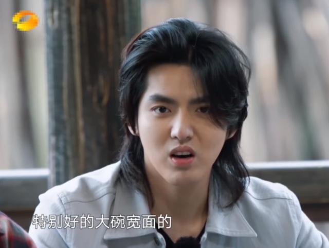 有新恋情?吴亦凡和叶可儿互为照片背景,引发恋爱猜想