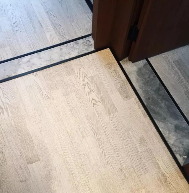 不想装别人家一样的门槛石?现在流行这样设计,漂亮又实用!