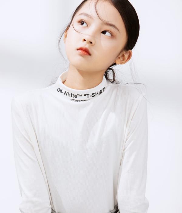 仅九岁颜值高身材好,未来女神诞生|tfboys|张婉儿|小女孩_新浪新闻