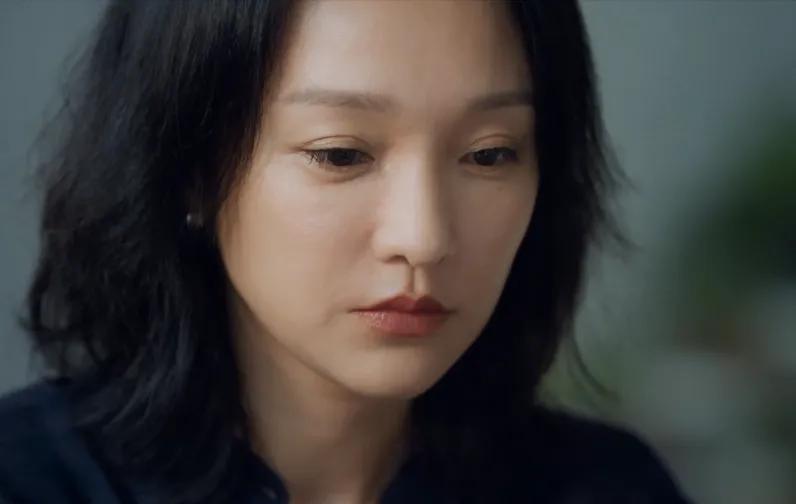 《不完美的她》播出,46岁周迅脸部松弛,60岁惠英红状态最佳