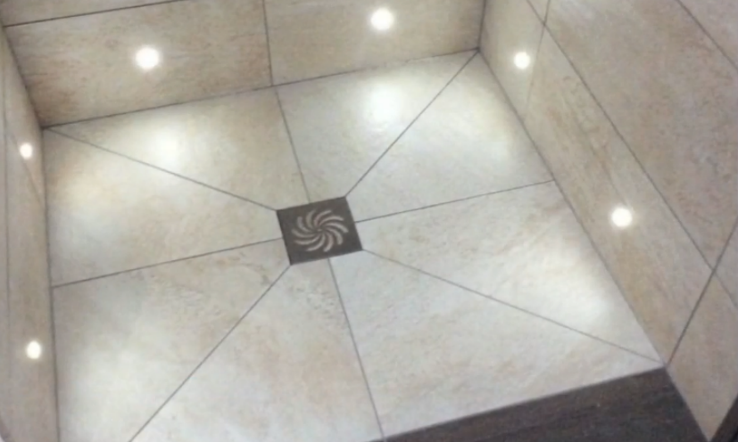 卫生间地漏多种瓷砖切割安装技巧,排水快又漂亮为工匠精神点赞