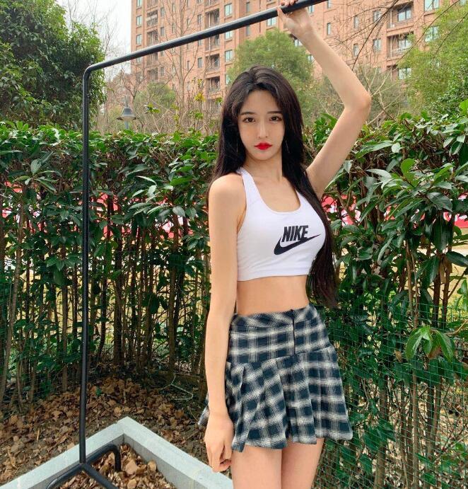 艾比承认自己整容,作为最美女装大佬,却想去参加男团选秀?