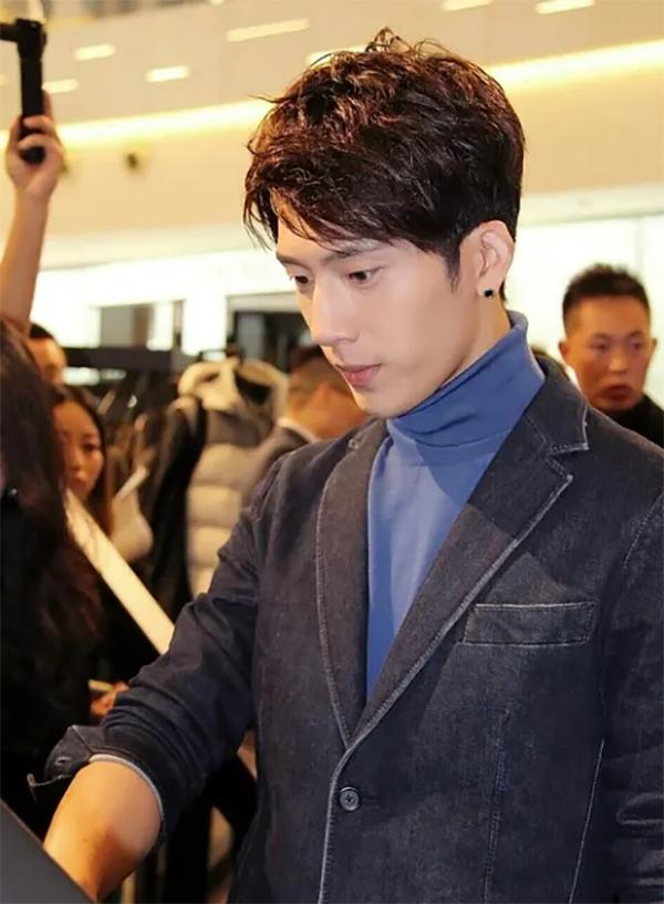 李现蔡徐坤松鼠肌吴磊王鹤棣猴系长相细数男流量的标志性特征