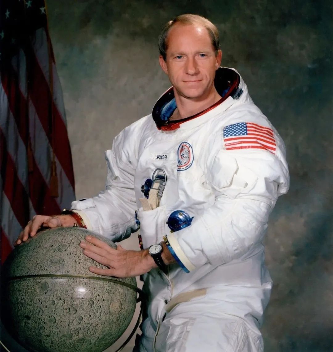 致敬登月英雄!阿波罗15号宇航员阿尔·沃登去世,享年88岁!