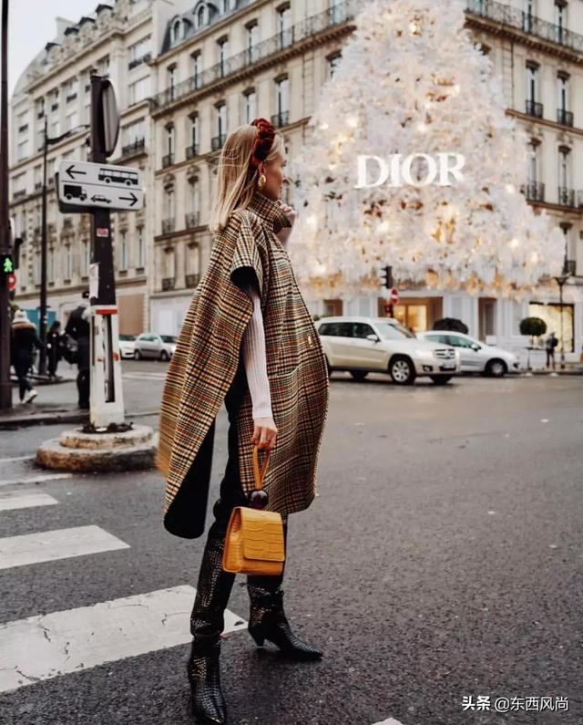 斗篷外套简单易搭披上后走路带风时髦精们值得一试