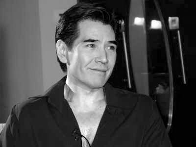 在大家的印象中,这首歌是费翔唱的,原曲是高凌风唱的,但这首歌是费翔