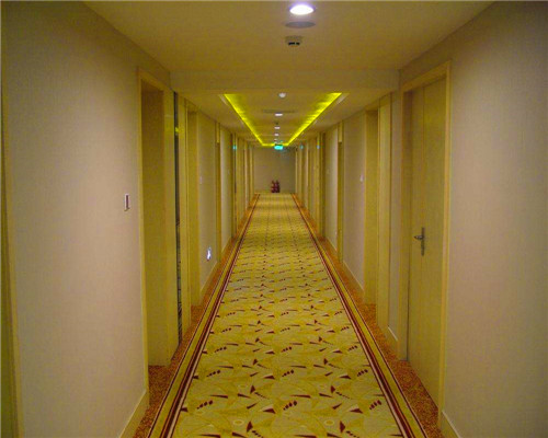 酒店走廊尽头最后一间房很少有人住？酒店经理无奈说出实情