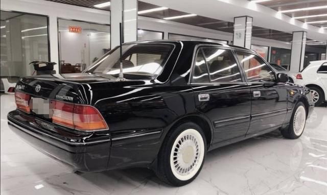 车行巧遇96款皇冠车头有立标报价高于05款