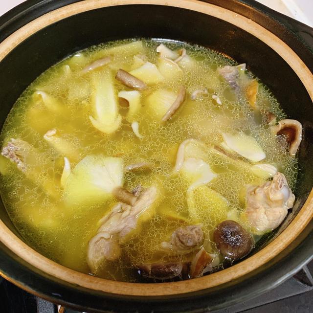 菌菇鸡汤最养生,学我家的配方做法,汤汁浓郁特别鲜|菌菇|土鸡|鸡汤_新