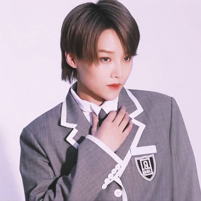 青春有你2刘雨昕旧照曝光网友直呼差别不大只是白了瘦了