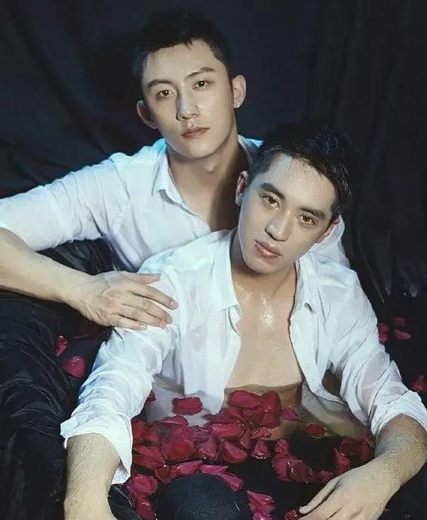 继"王一博肖战"后,又一对双男组合来袭,粉丝直呼:终于等到了