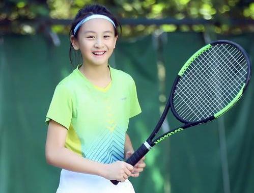 有种"发育过猛"叫森碟,11岁身高近1米7,网友:别人家的女儿