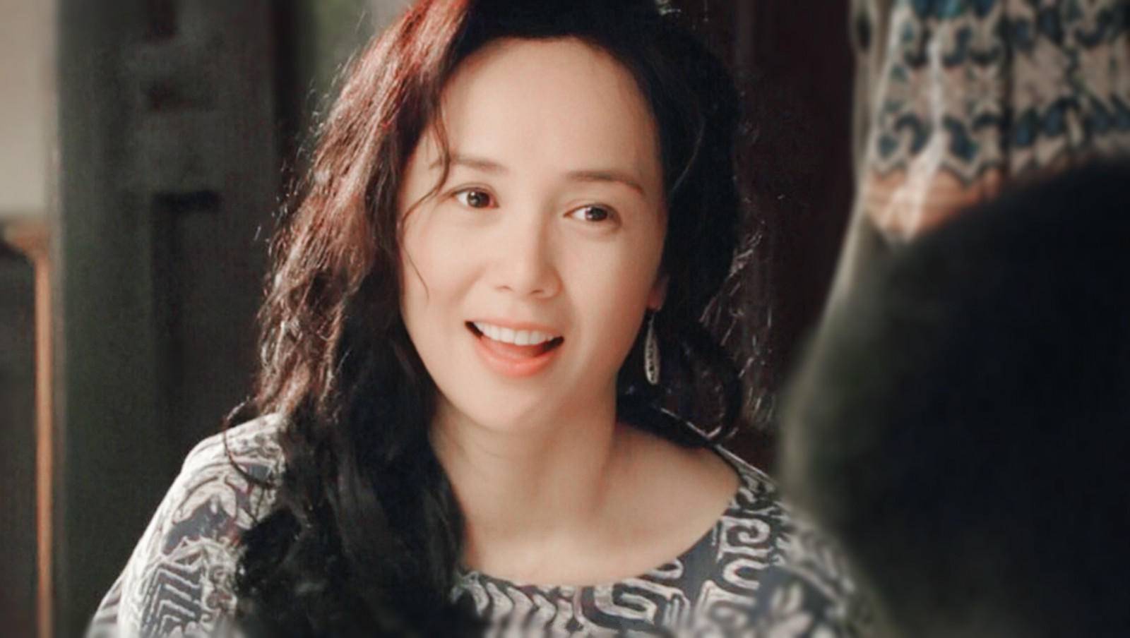 53岁蒋雯丽传奇人生:被张国荣尊称妈,与张雨绮前夫有过一段情