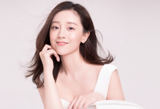 出演《灵魂摆渡》走红的她,被称为"最美孟婆",近照美到认不出