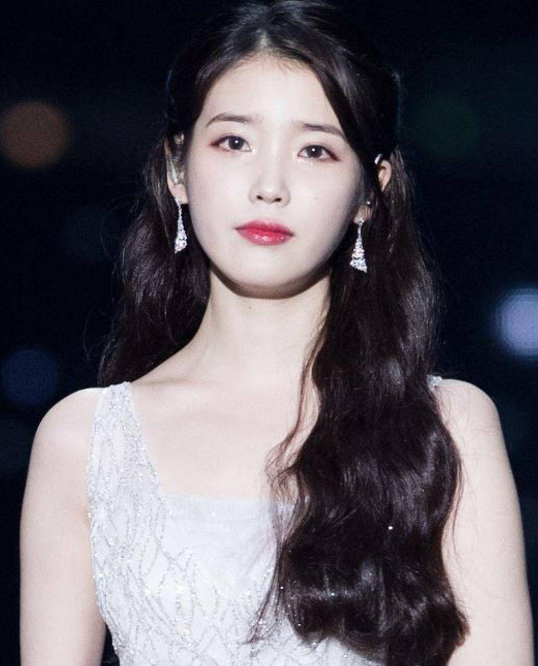 宋茜最新舞台照被误认为iu?网友:宋茜和lisa不需要比较