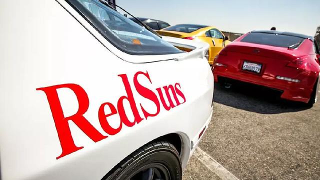 redsuns拉花必然是点睛之笔,大家有留意到背后的zero 350z吗?