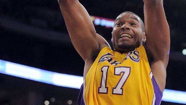 慈世平盛赞拜纳姆!湖人老板曾经的非卖品!26岁就从nba退役