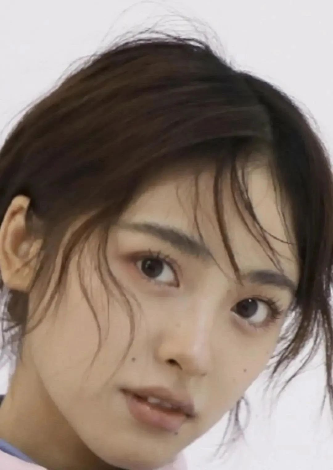 沈月消失半年大变样鼻子又高又挺被疑整容粉丝却晒丑图力证