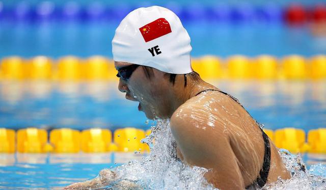 她曾是中国世界冠军,因病被国家队开除,如今靠卖菜为生|戴国宏|卖菜