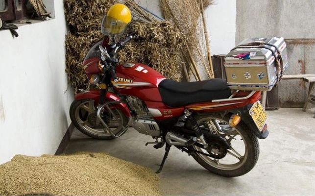 农民朋友最喜欢的摩托车品牌,皮实耐造,实用性高,你骑过吗?