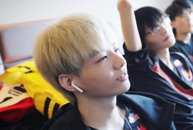 fpx刘青松回应被厂长狂喷,直言素质太低!就问了他一件事而已