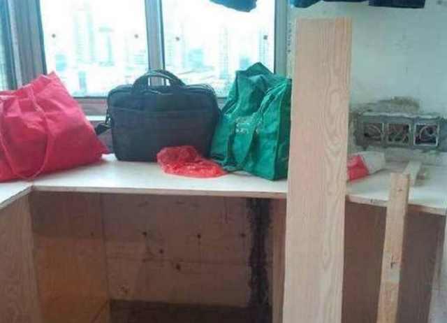 有钱人都喜欢在阳台上加一块木板,瞬间多出一间房,太机智了!