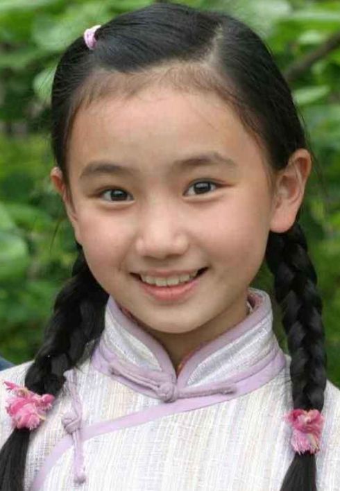 唯一考上清华的"童星",自从不拍戏后,颜值变得和成绩一样高