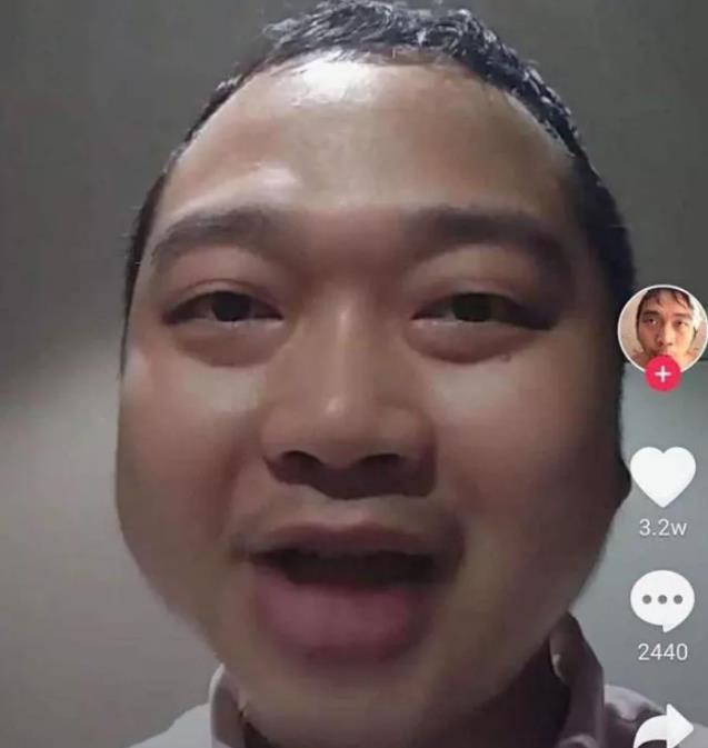 何文辉:凭周星驰《功夫》一炮而红,出道20年零绯闻,身价过亿