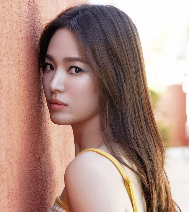 宋慧乔纽约生活最新状态:穿少女裙玩街拍,居家照片很有亲切感