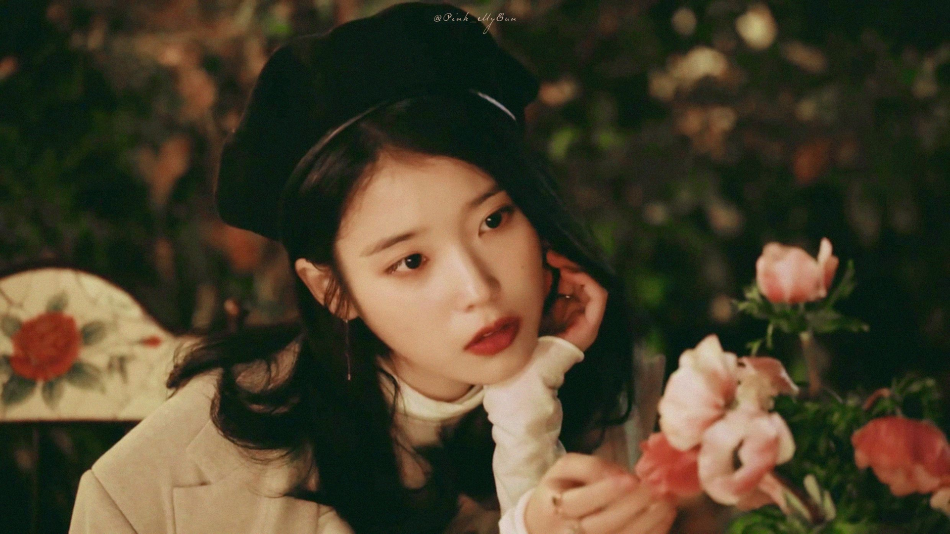 iu愚人节惊喜满分,晒首次试驾视频,逼真到连宋慧乔都上当