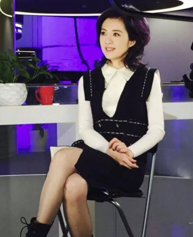 央视"怒放的玫瑰",被传因多情离开,专访名人成凤凰卫视一姐