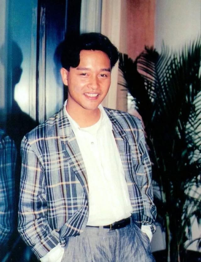张国荣当年有多潮?港风西装穿成经典,复古绅士"哥哥"太厉害