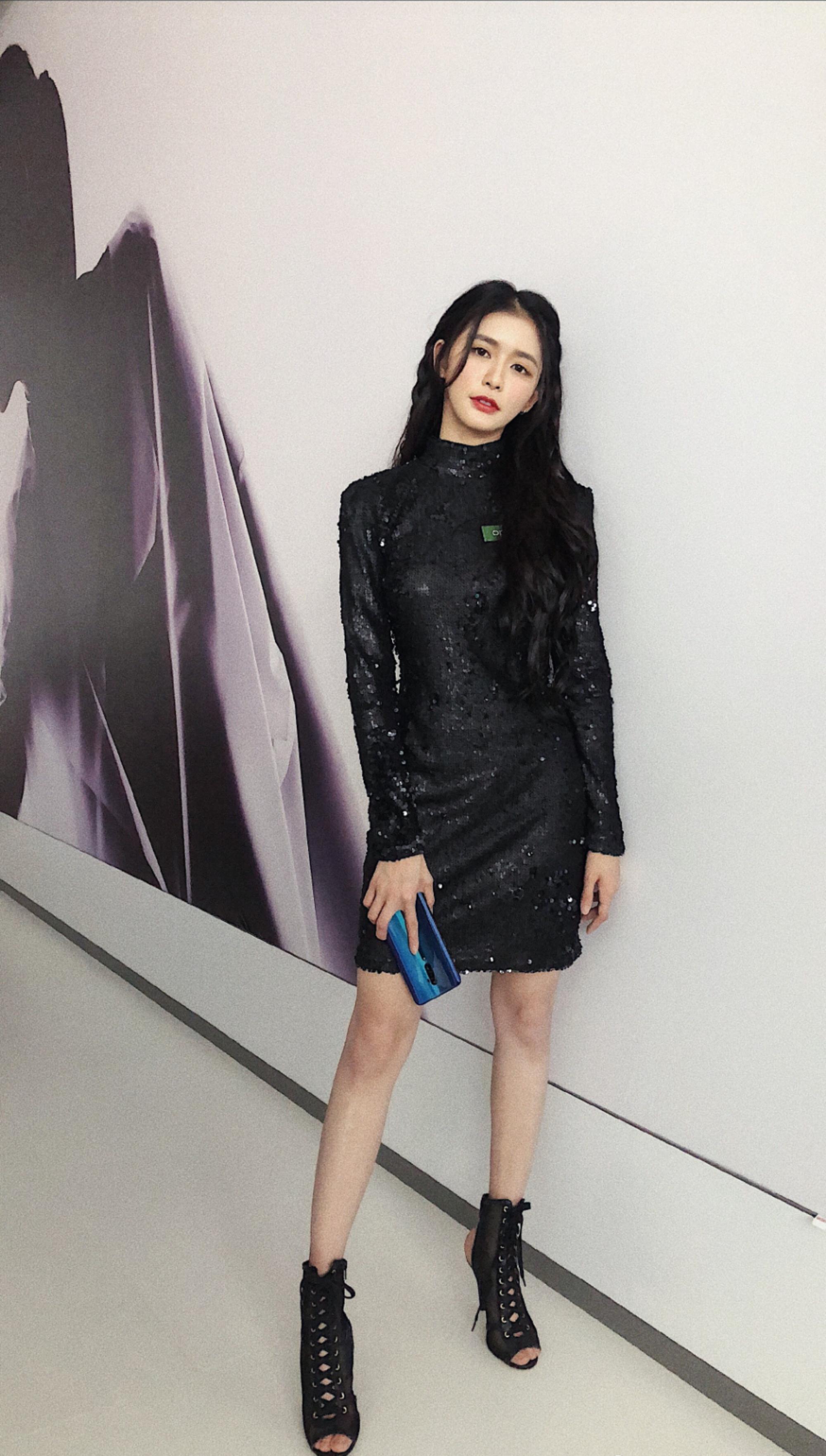 青春有你2练习生蔡卓宜,可甜可御姐,身材太好了