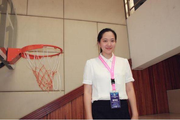 32岁朱芳雨前妻胡美曾是体操女神离婚后独自带孩如今仍单身