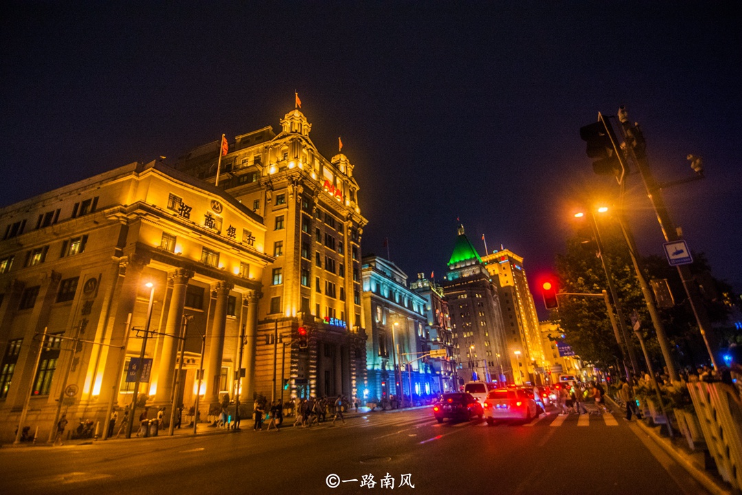 国内最小的直辖市,面积约相当于重庆的十三分之一,外国游客众多