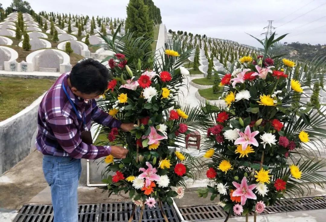 汕头公祭代祭寄哀思,缅怀逝者倡文明|疫情|墓园|公祭_新浪新闻