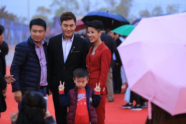 43岁牟凤彬近况曝光,因饰演"蒙丹"一夜爆红,曾和赵薇是校友