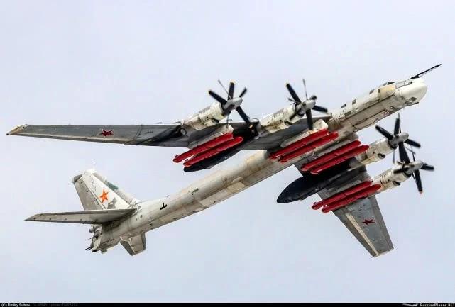 中国仿制图95轰炸机图片