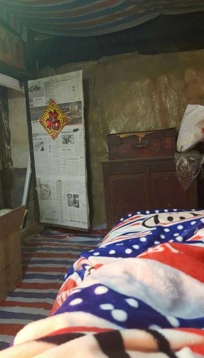 晒晒我的农村婚房卧室巴掌大满墙塑料布还有比这更寒酸的吗