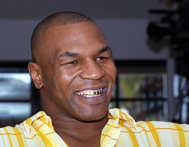 也就是20岁—23岁这个阶段,很难想象这个阶段泰森的体能,耐力会很差