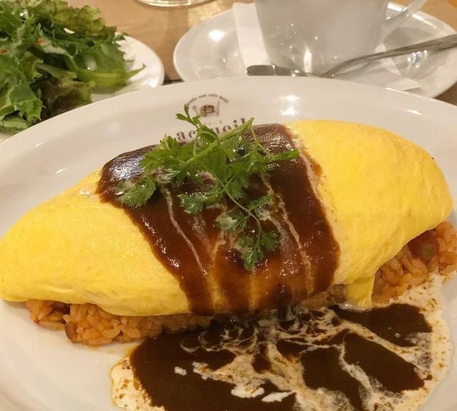 淡黄的外表,蓬松的口感,完美的欧姆蛋,一口销魂