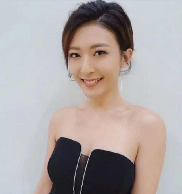 tvb小花家人确诊,李君妍公开自己检测结果,并致歉同事