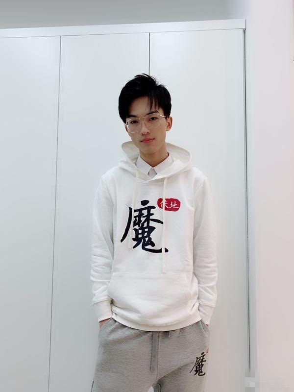 难言坐实吃鸡一哥,打出史上最耀眼战绩,网友建议申请吉尼斯纪录