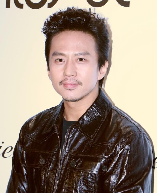 男明星留胡子堪比整容王宝强帅到巅峰陈坤像是换了一张脸