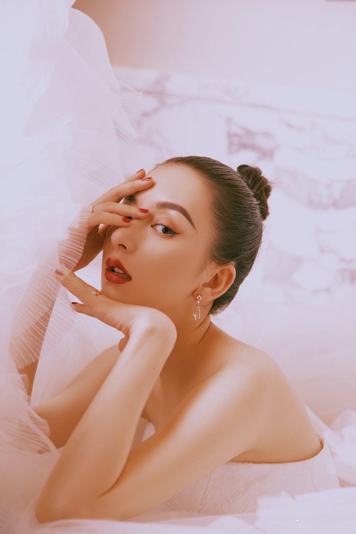 天王嫂方媛瘦好多,近照脸部精致到认不出,手臂都快瘦成竹竿了