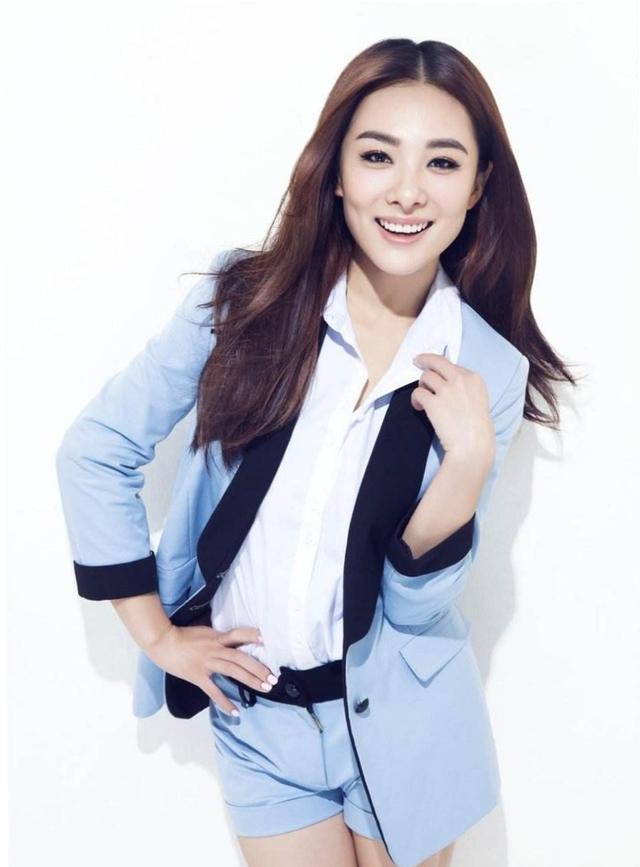 刘璇好敢穿,一米五八挑战一米八的西装,身材却成了五五分