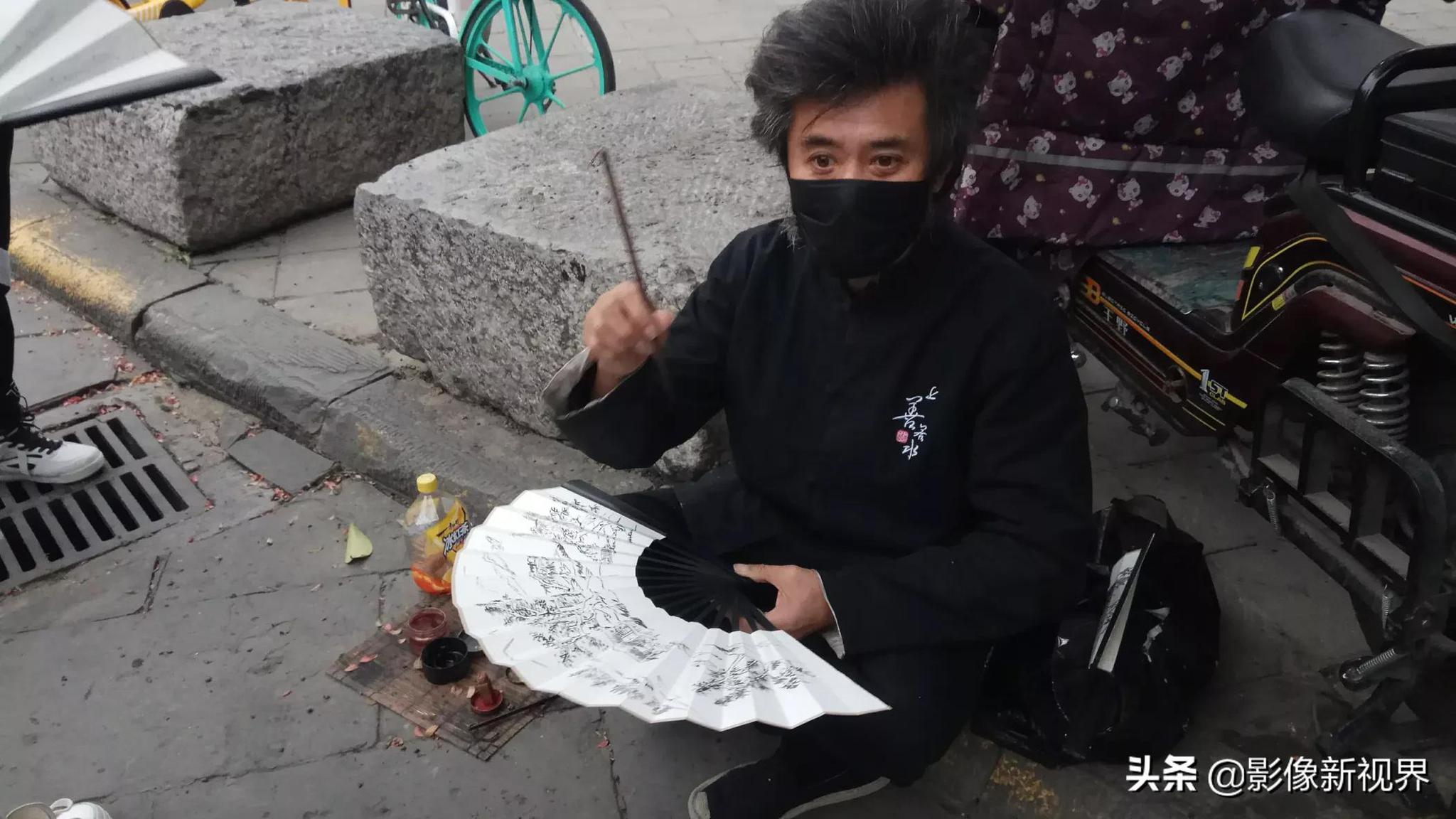 西安扇子哥复工了,还是那个老地方,还是同样的价位