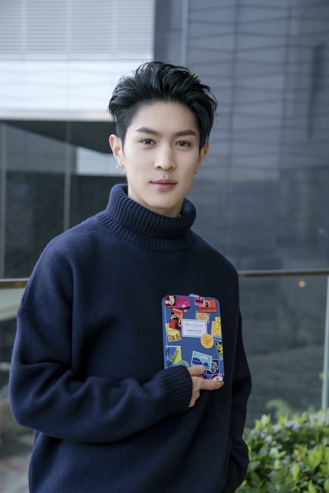 他是名副其实的富二代,但在娱乐圈的发展并不如意