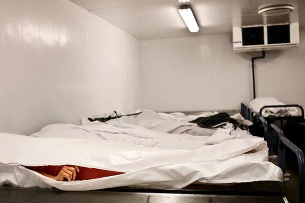 实拍人死后到火化前尸体经历的各种过程,胆小者勿入|胆小者|尸体|死亡