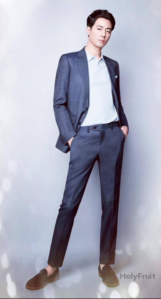 韩国男神赵寅成膝盖疼痛!严重到做手术,令粉丝担忧